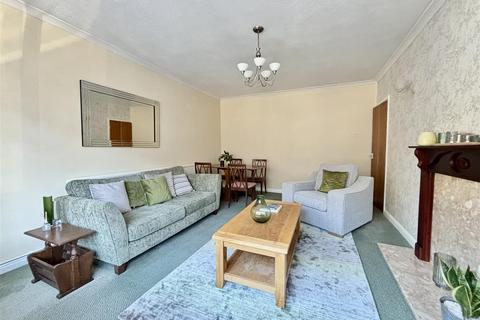 2 bedroom flat for sale, Long Oaks Court, Sketty, Swansea