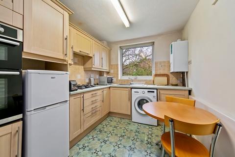 2 bedroom flat for sale, Clarendon Court, Kew Gardens Road, Kew, Richmond, Surrey TW9