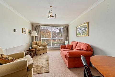 2 bedroom flat for sale, Clarendon Court, Kew Gardens Road, Kew, Richmond, Surrey TW9