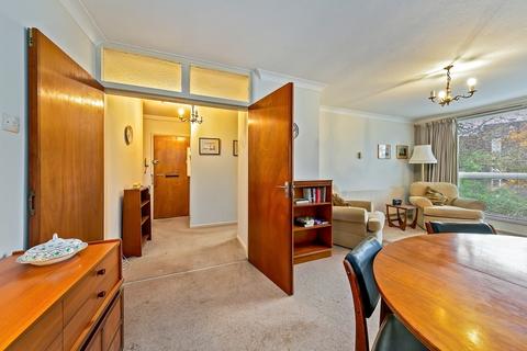 2 bedroom flat for sale, Clarendon Court, Kew Gardens Road, Kew, Richmond, Surrey TW9