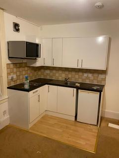 Studio to rent, Marriott Road, Barnet EN5