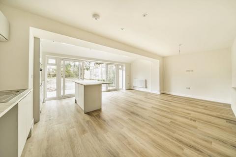 14 Hunts Close, Guildford, GU2 8LS