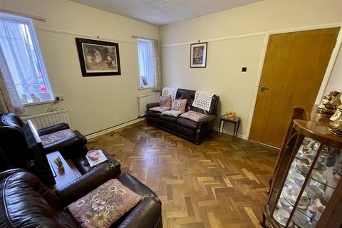 2 bedroom detached bungalow for sale, Blaenau Road, Llandybie, Ammanford