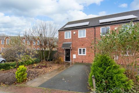 3 bedroom end of terrace house for sale, Sandringham Court, York