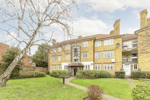 3 bedroom flat to rent, Frogmore, London SW18