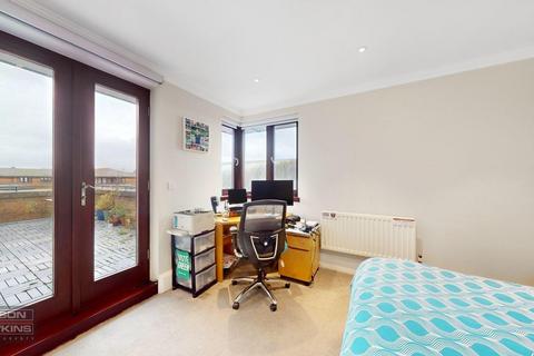 3 bedroom penthouse for sale, Sudbury Hill, Harrow On the Hill HA1