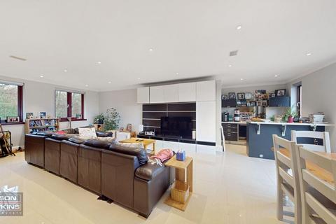 3 bedroom penthouse for sale, Sudbury Hill, Harrow On the Hill HA1