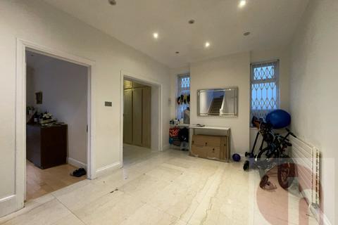 4 bedroom detached house to rent, Armitage Road, Golders Green