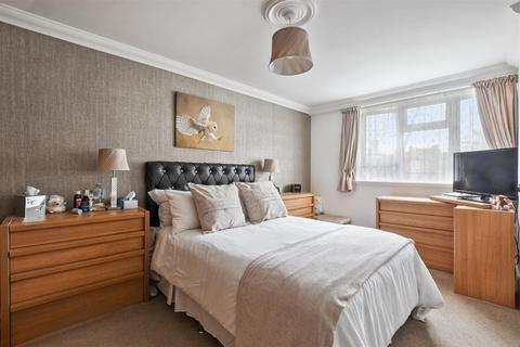 3 bedroom maisonette for sale, Athelstan Gardens, Kimberley Road, Brondesbury Park/Kilburn