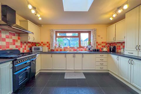 3 bedroom semi-detached house for sale, Ryde Avenue, Nuneaton