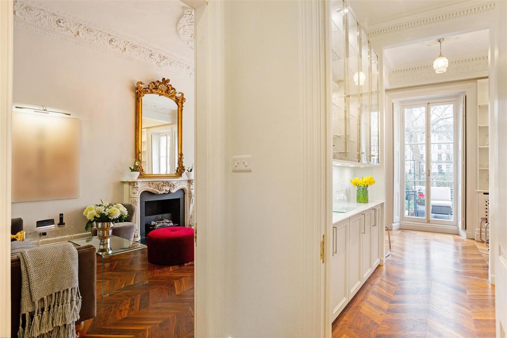 Flat 4, 53 Ennismore Gardens London  (17)ENH.jpg