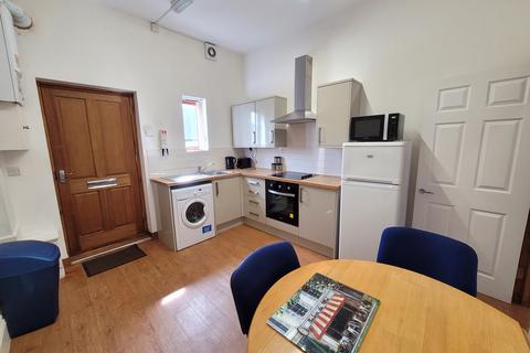 3 bedroom apartment to rent, Glossop Road, Sheffield S10