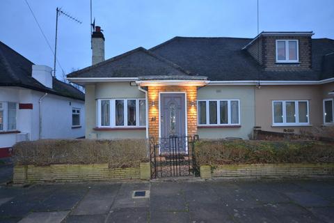 2 bedroom semi-detached bungalow to rent, Kinloch Drive, London