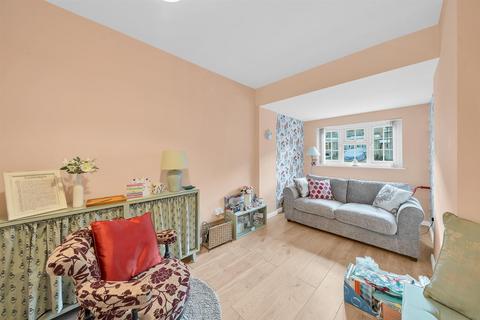 5 Thirlmere Rise, Bromley, BR1 4HY