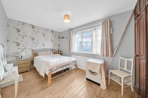 5 Thirlmere Rise, Bromley, BR1 4HY