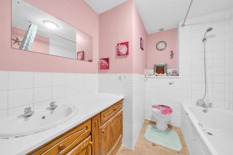 5 Thirlmere Rise, Bromley, BR1 4HY
