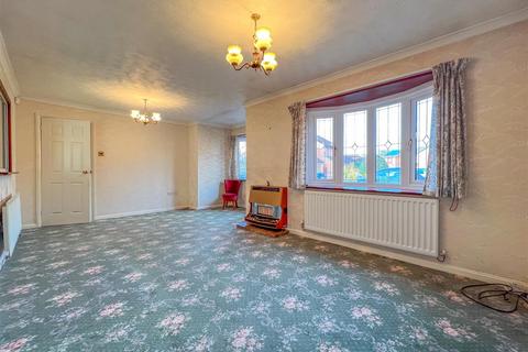 2 bedroom detached bungalow for sale, Farriers Way, Nuneaton