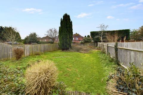 3 bedroom semi-detached house to rent, Baginton Road, Styvechale, Coventry, CV3