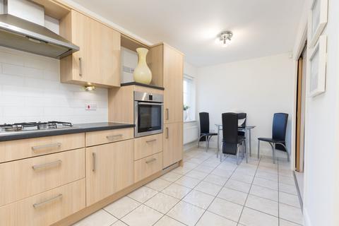 1 Barn Close, Crawley, RH10 7PE