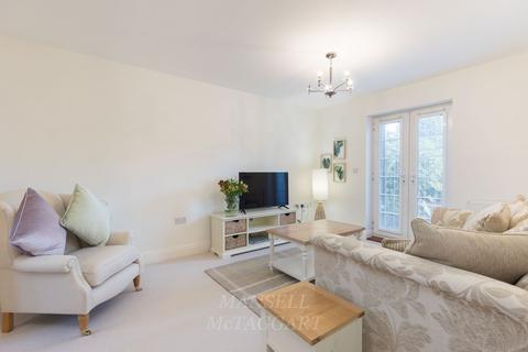 1 Barn Close, Crawley, RH10 7PE