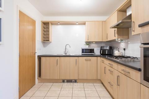 1 Barn Close, Crawley, RH10 7PE