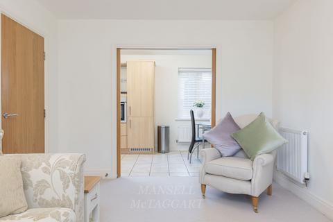 1 Barn Close, Crawley, RH10 7PE