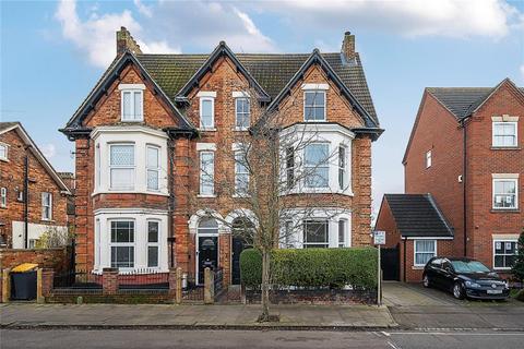 4 bedroom semi-detached house to rent, Milton Road, Bedford, Bedfordshire, MK40