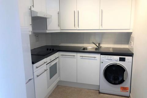 1 bedroom flat to rent, High Street, Marlborough SN8