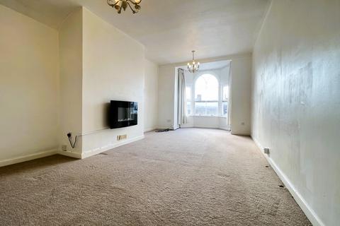 1 bedroom flat to rent, High Street, Marlborough SN8