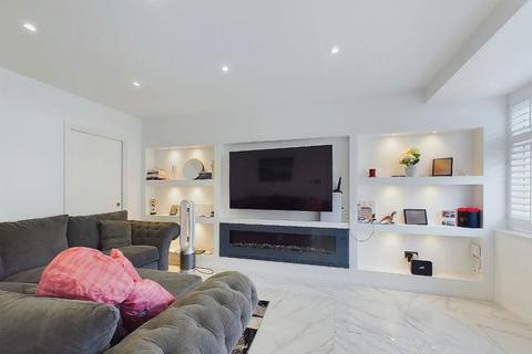 188 Coombfield Drive, Dartford, DA2 7LH
