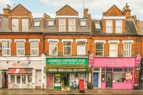 1 bedroom flat to rent, Richmond Road, East Twickenham TW1