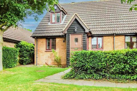 2 bedroom semi-detached house to rent, Caesars Close, Milton Keynes MK13
