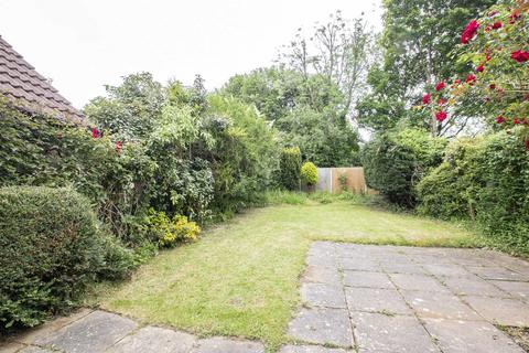 2 bedroom semi-detached house to rent, Caesars Close, Milton Keynes MK13
