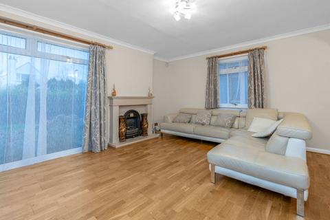 3 bedroom bungalow to rent, Drum Brae Place, Drum Brae, Edinburgh, EH12