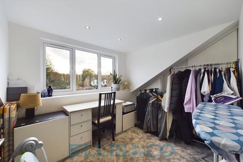 42 Priory Road, Tonbridge, TN9 2AS