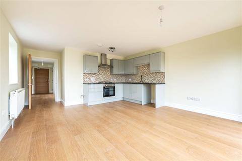 3 bedroom flat to rent, New Wanstead, Wanstead, London E11