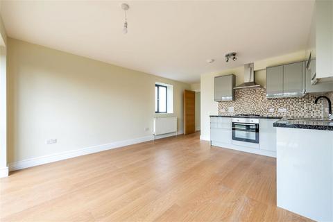 3 bedroom flat to rent, New Wanstead, Wanstead, London E11