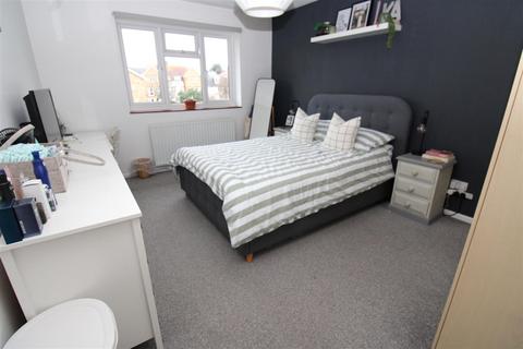 2 bedroom flat for sale, St. Marys Close, Littlehampton