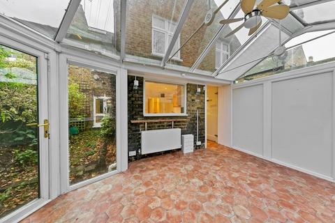 35 Gloucester Road, Richmond, TW9 3BS