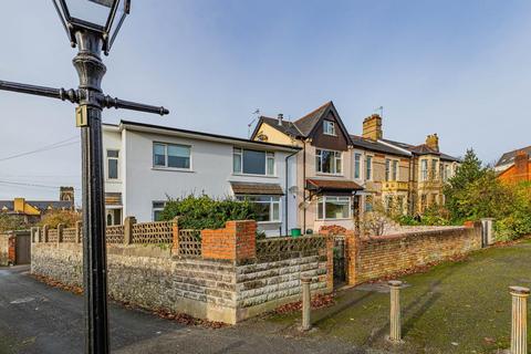 2 bedroom ground floor flat for sale, Church Avenue, Penarth CF64