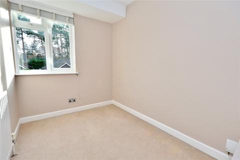 27 Connaught Crescent, Brookwood, Woking, GU24 0AN