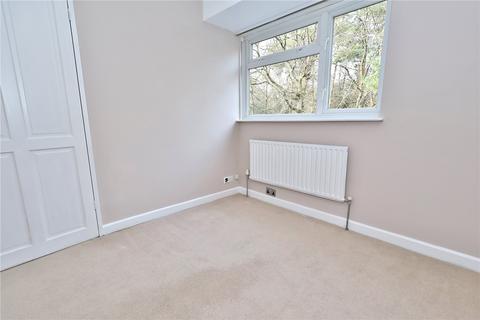27 Connaught Crescent, Brookwood, Woking, GU24 0AN