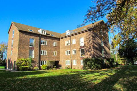 2 bedroom apartment to rent, Hillrise, Walton-on-Thames KT12