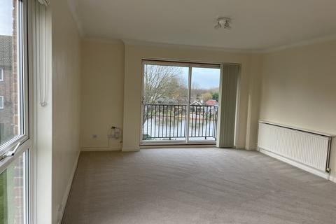 2 bedroom apartment to rent, Hillrise, Walton-on-Thames KT12