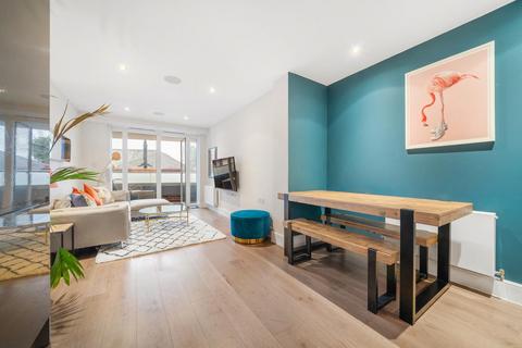 2 bedroom flat for sale, New Park Road, London SW2