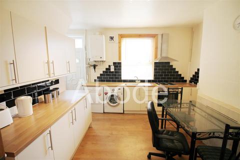 1 bedroom house to rent, Delph Mount, Woodhouse, Leeds