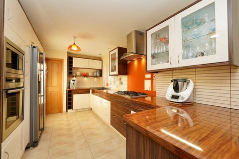 4 bedroom end of terrace house for sale, Marlborough Close, St Ives, PE27