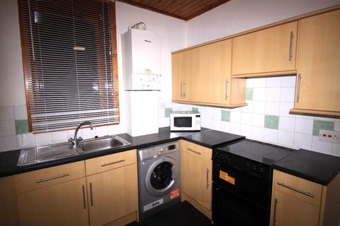 2 bedroom flat to rent, High Street, Arbroath DD11