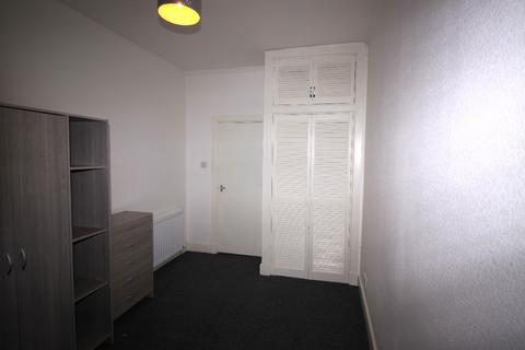 2 bedroom flat to rent, High Street, Arbroath DD11