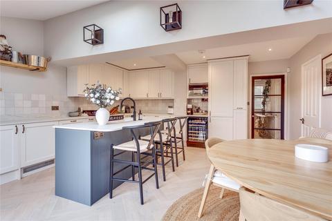 3 bedroom end of terrace house for sale, West Street, Oxfordshire RG9